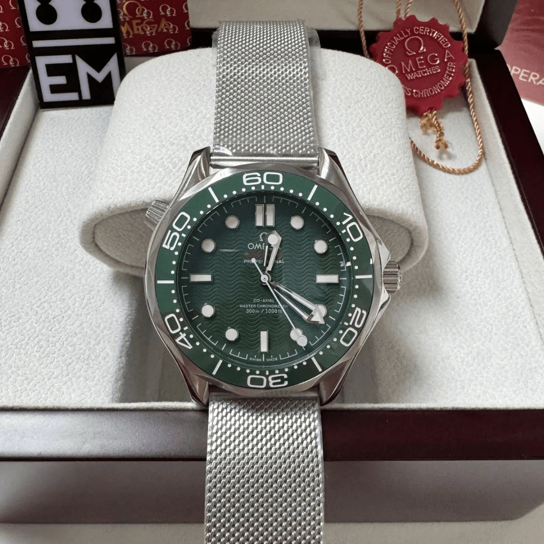 Omega Seamaster “Diver 300M” Green/Mesh Bracelet