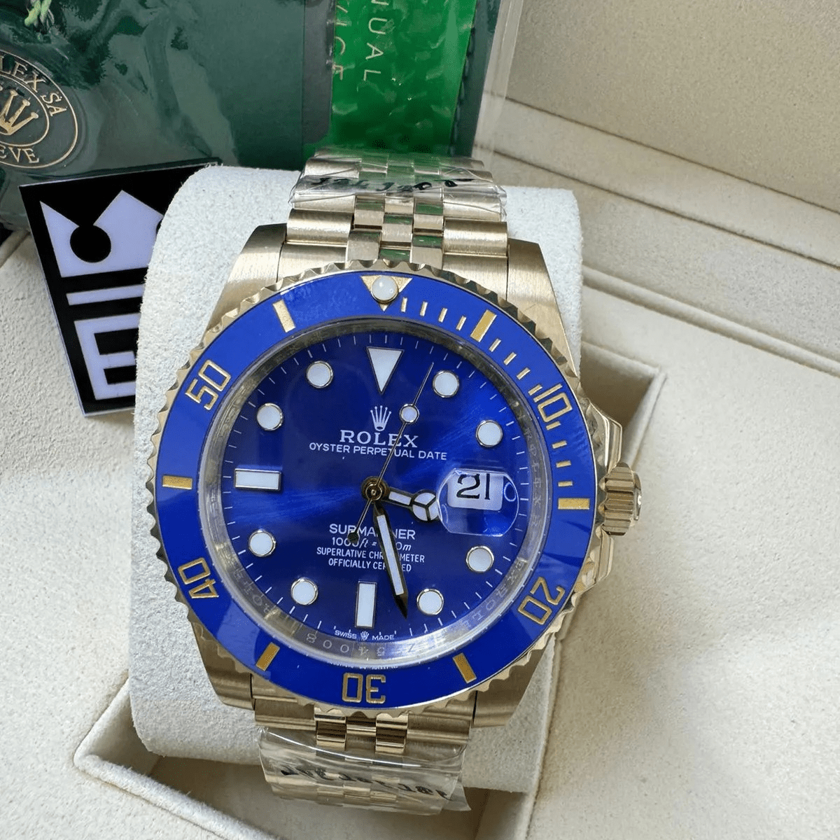 Rolex Submariner 40 – Blue Dial – Yellow Gold