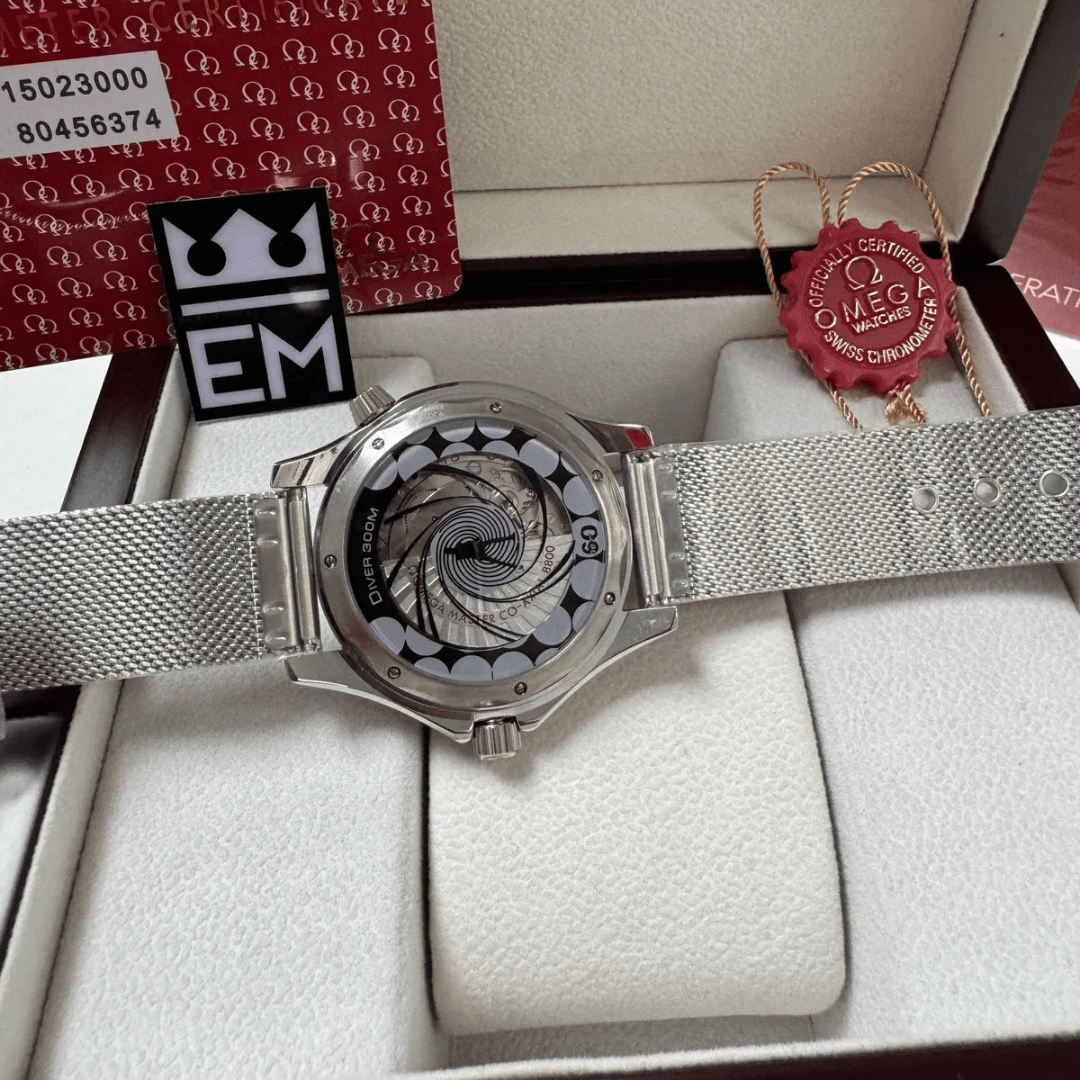 Omega Seamaster “Diver 300M” – Blue/Mesh Bracelet