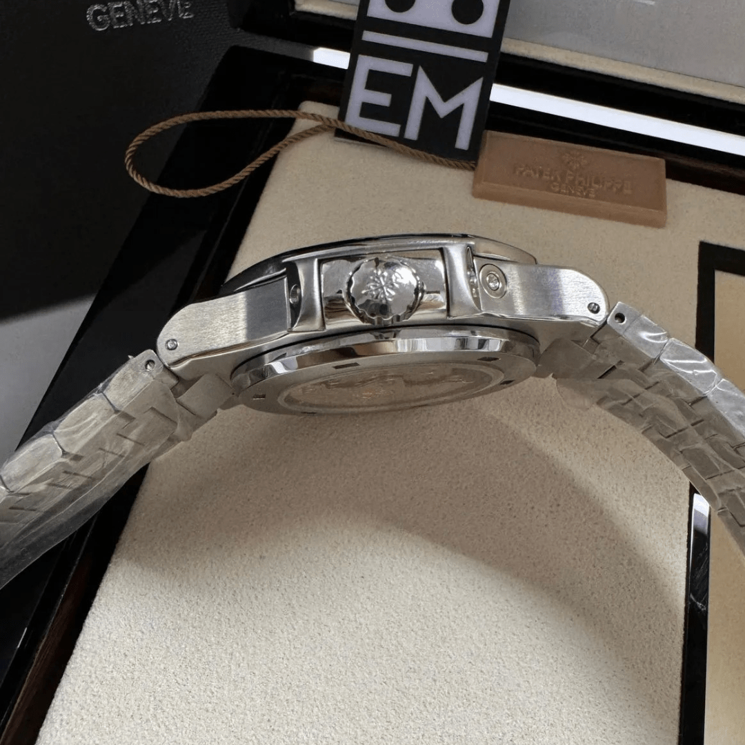 Patek Philippe Nautilus Blue Moonphase Automatic
