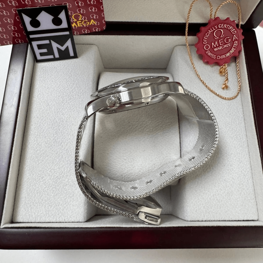 Omega Seamaster “Diver 300M” Black/Mesh Bracelet
